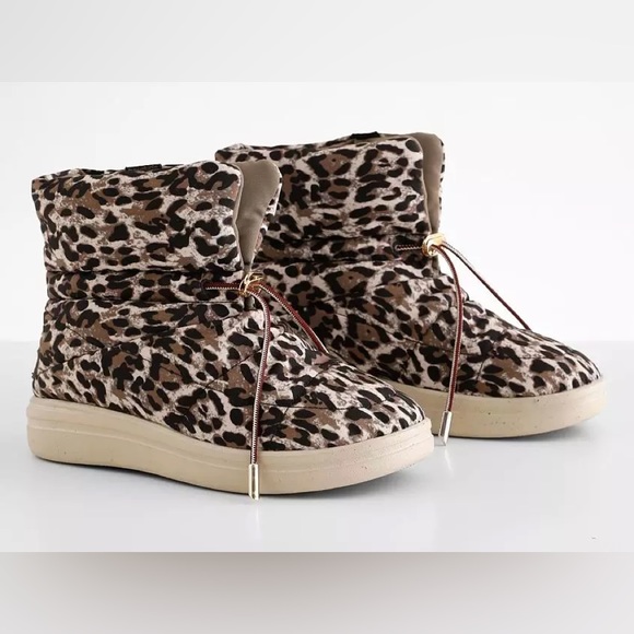 Hey Dude Shoes - Hey Dude Margot Eco Leopard Winter Lightweight Ankle Boots Womens Size 8 NEW